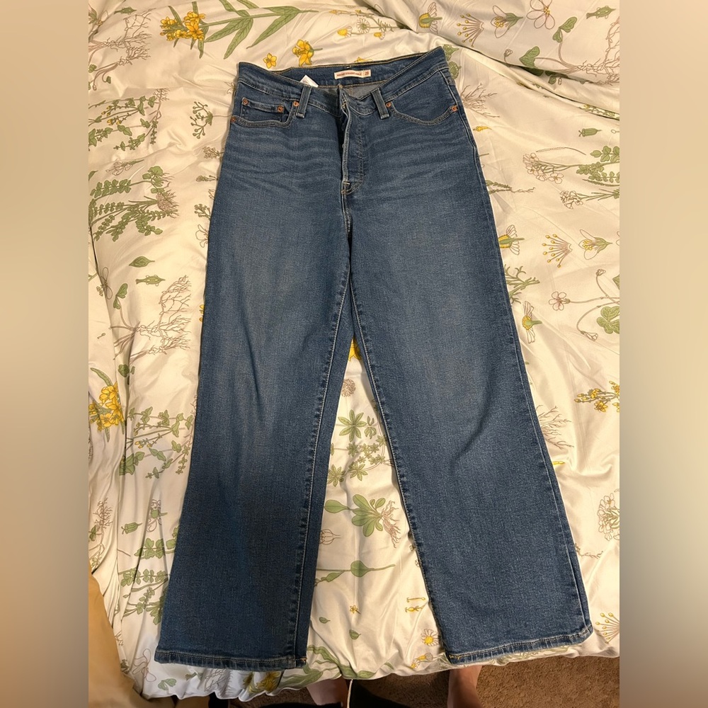 Levis ribcage ankle jeans